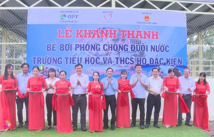 Châu Thành: Đưa vào sử dụng bể bơi tại trường Tiểu học và THCS Hồ Đắc Kiện